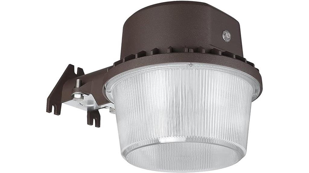 led barn light with photocell